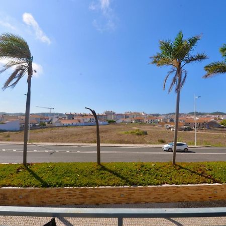 Pebble - 1 Bedroom Apartment Sleeps 5 With Pool & Tennis Court São Martinho do Porto Kültér fotó