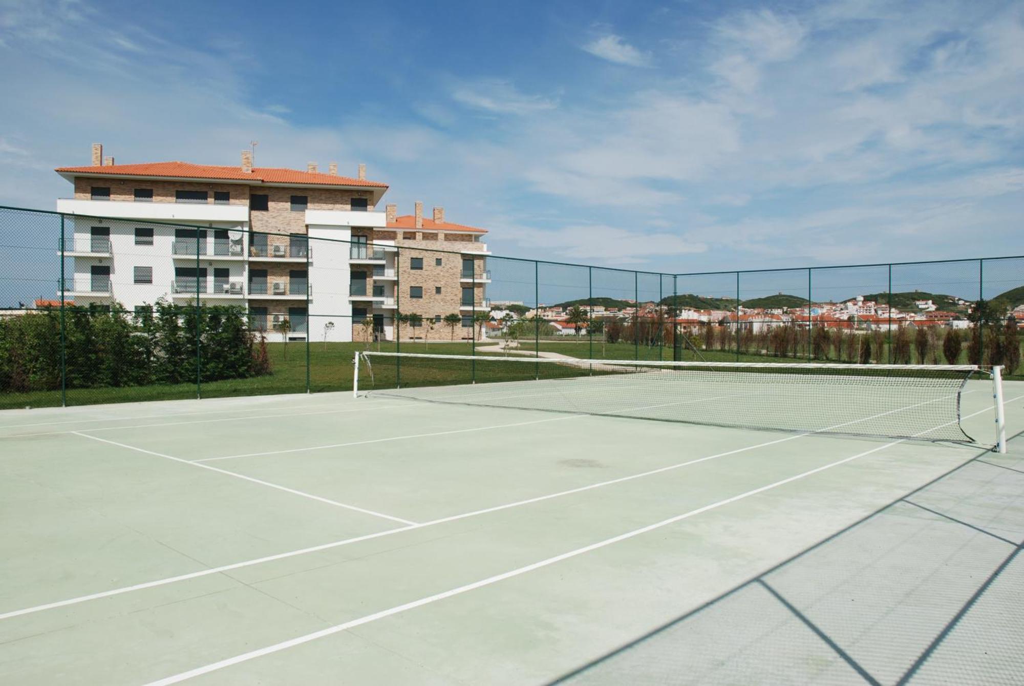 Pebble - 1 Bedroom Apartment Sleeps 5 With Pool & Tennis Court São Martinho do Porto Kültér fotó
