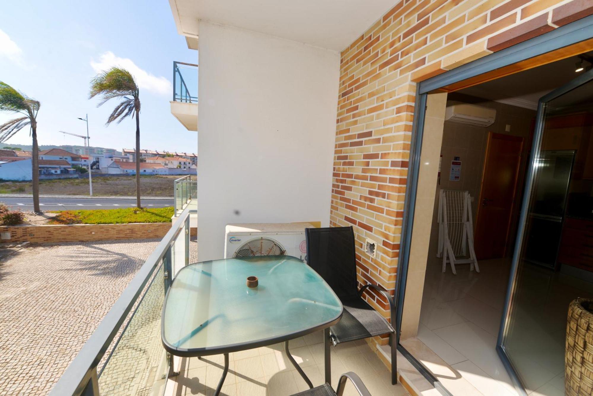 Pebble - 1 Bedroom Apartment Sleeps 5 With Pool & Tennis Court São Martinho do Porto Kültér fotó
