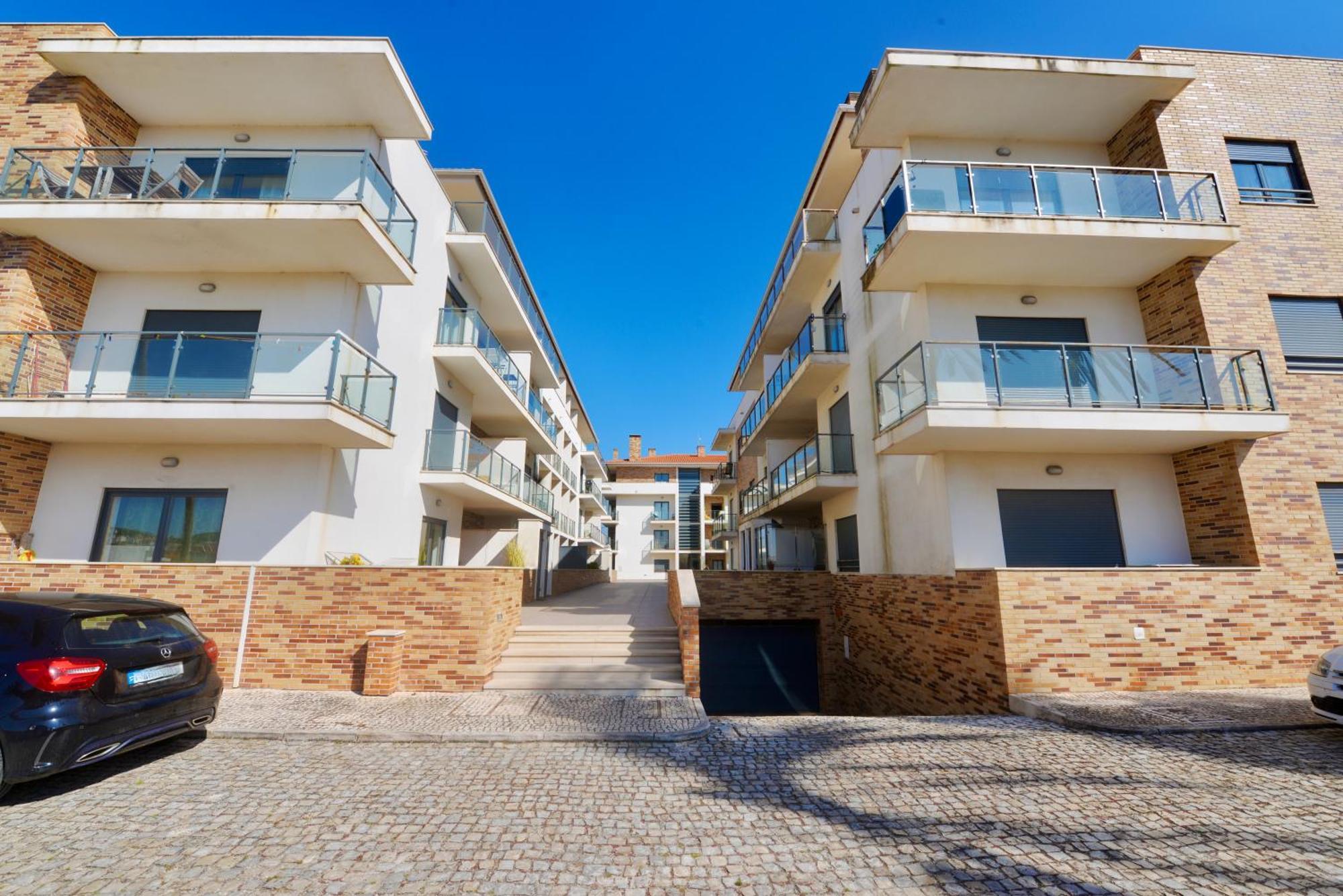 Pebble - 1 Bedroom Apartment Sleeps 5 With Pool & Tennis Court São Martinho do Porto Kültér fotó